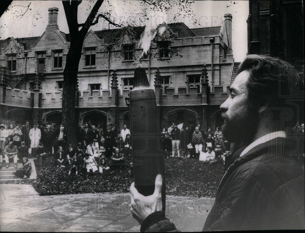 1967 Peace Torch Vines Rossi SanFrancisco - Historic Images