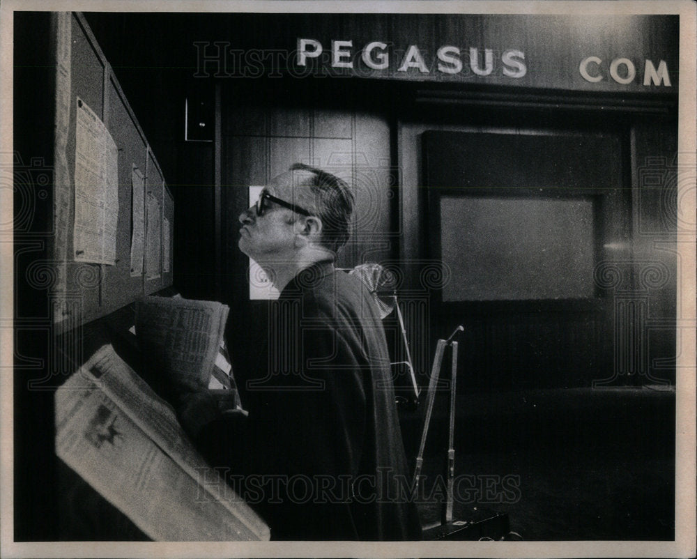 1975 Bets open in Pegasus Company. - Historic Images