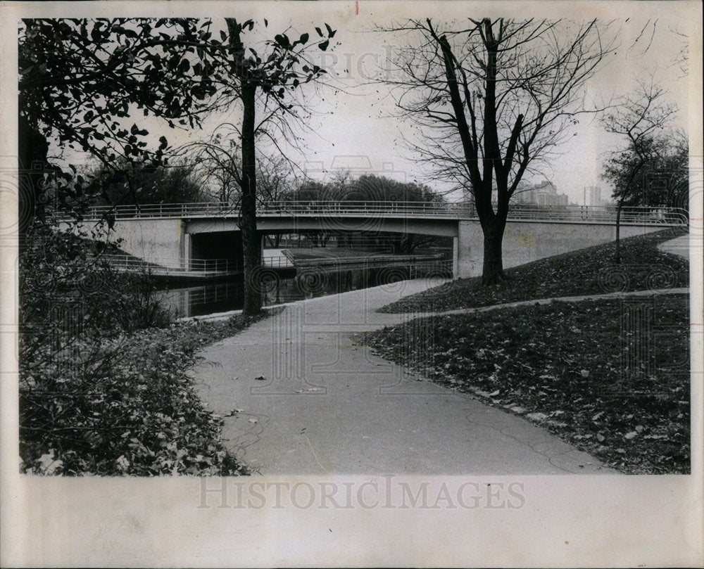 1968 Lincoln Park Zoo Iron Bridge Chicago - Historic Images