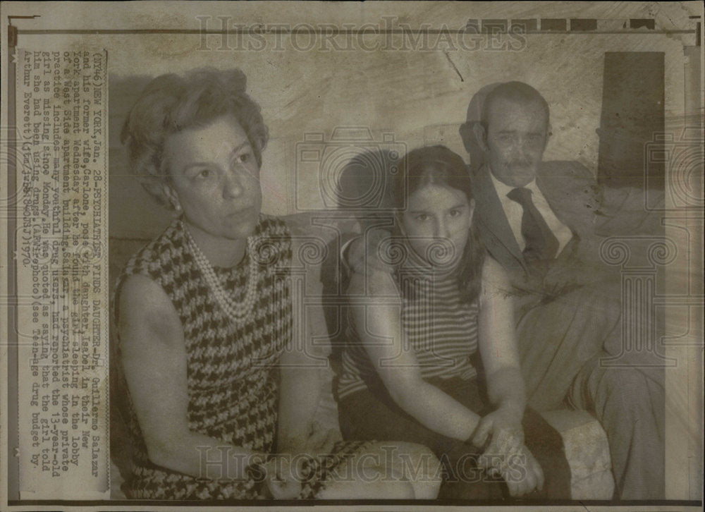 1970 Dr. Salarar wife daughter lobby Isabel - Historic Images