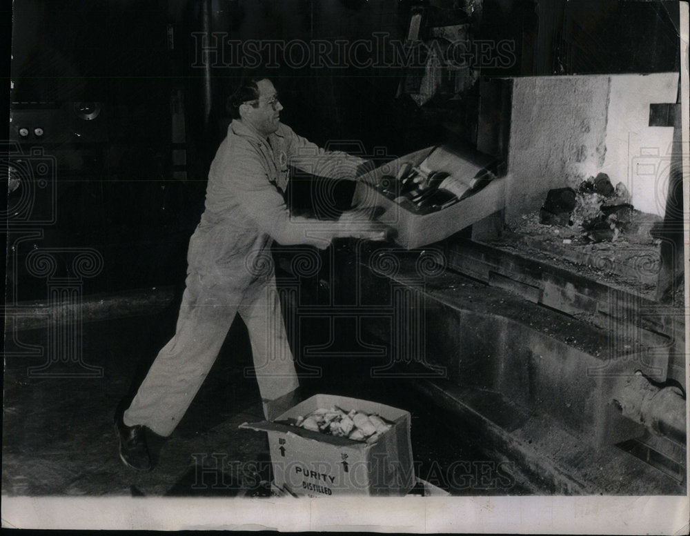 1967, Trooper Chest Witkoswki narcotics burn - RRX01265 - Historic Images