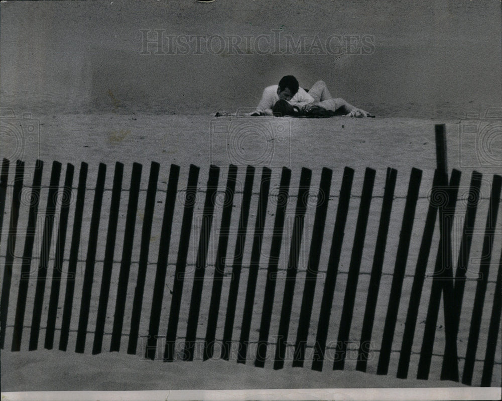 1970 Love Young Couple Sunshine North Ave - Historic Images