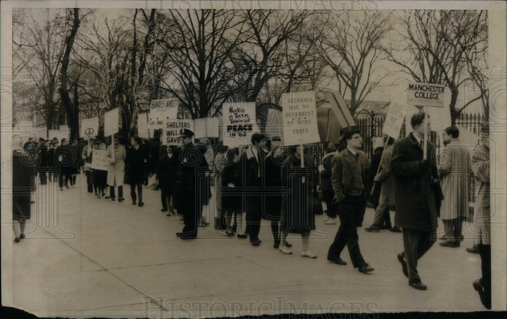 1962 Student Picket White House Parade - Historic Images