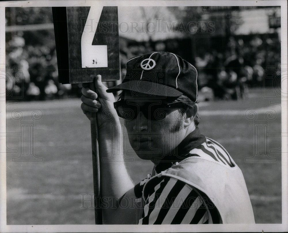 1970 Peace Symbol Mt Pleasant Michigan - Historic Images