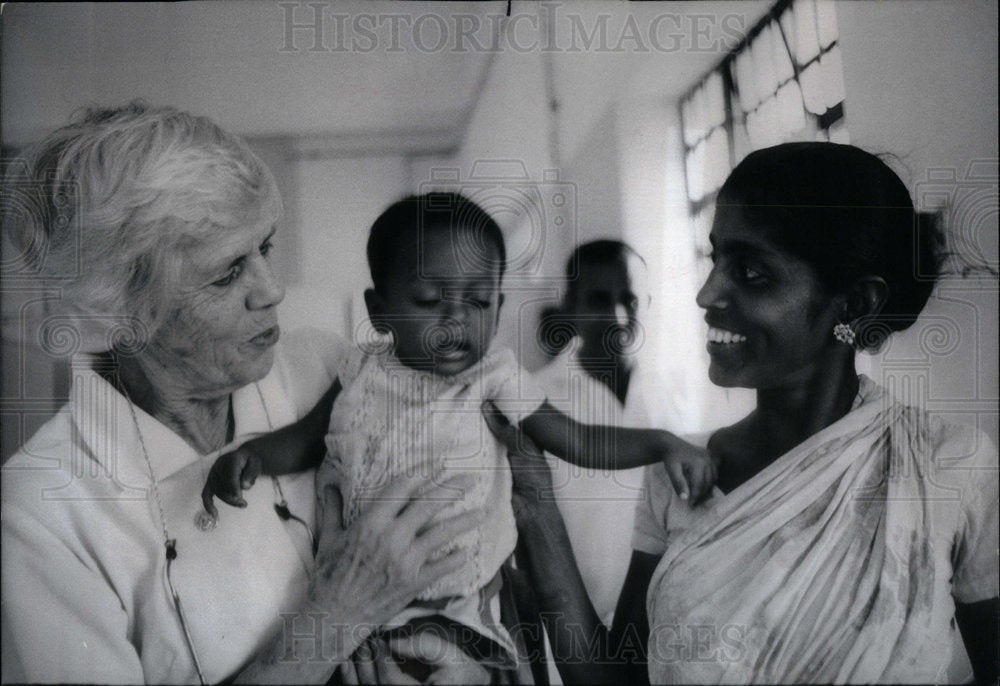 1985 India Corps Peace Volunteer Lillian - Historic Images