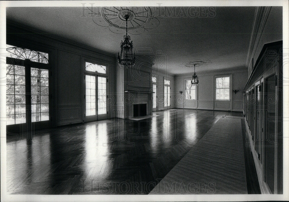 1978 Lohr Mansion Occupies West - Historic Images