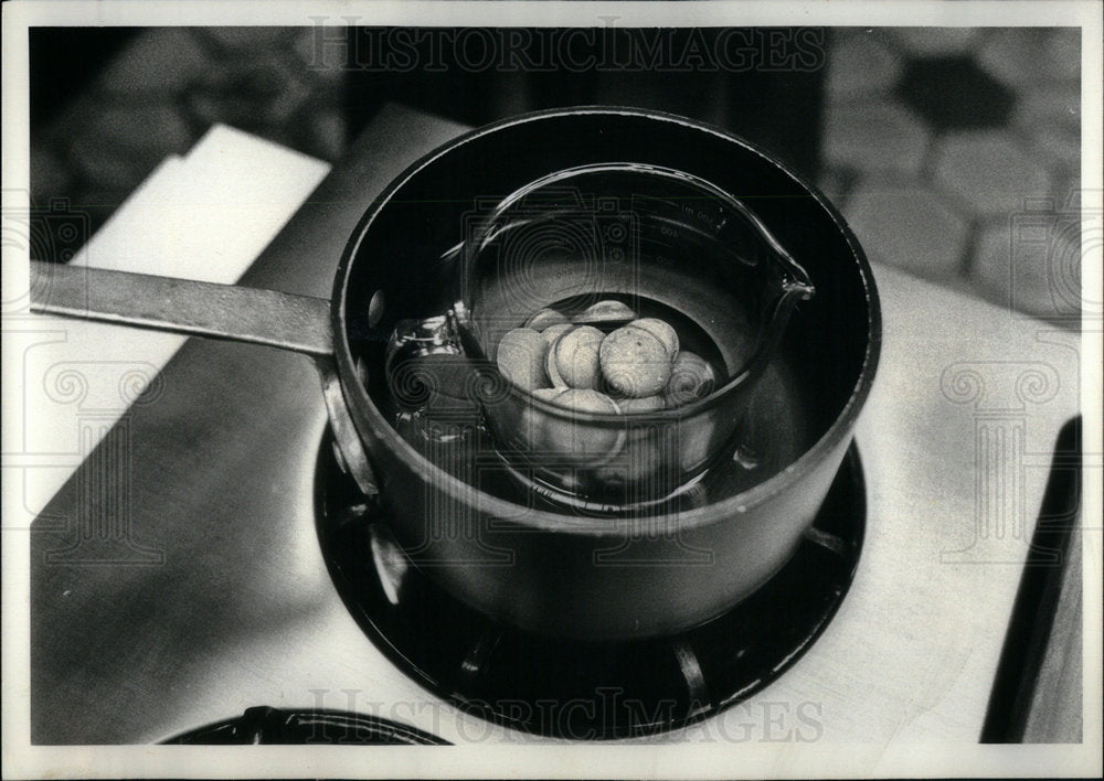 1980 Melt Chocolate Cooking Discs - Historic Images