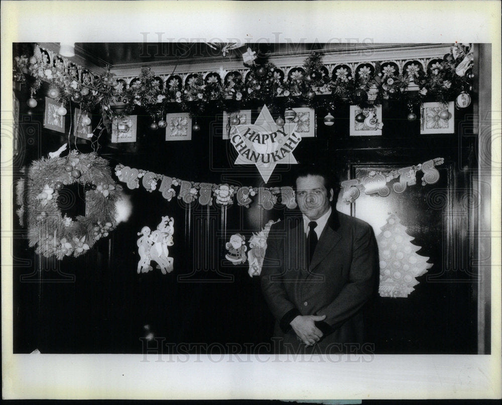 1983 Elevator Operator Holiday Decorations - Historic Images