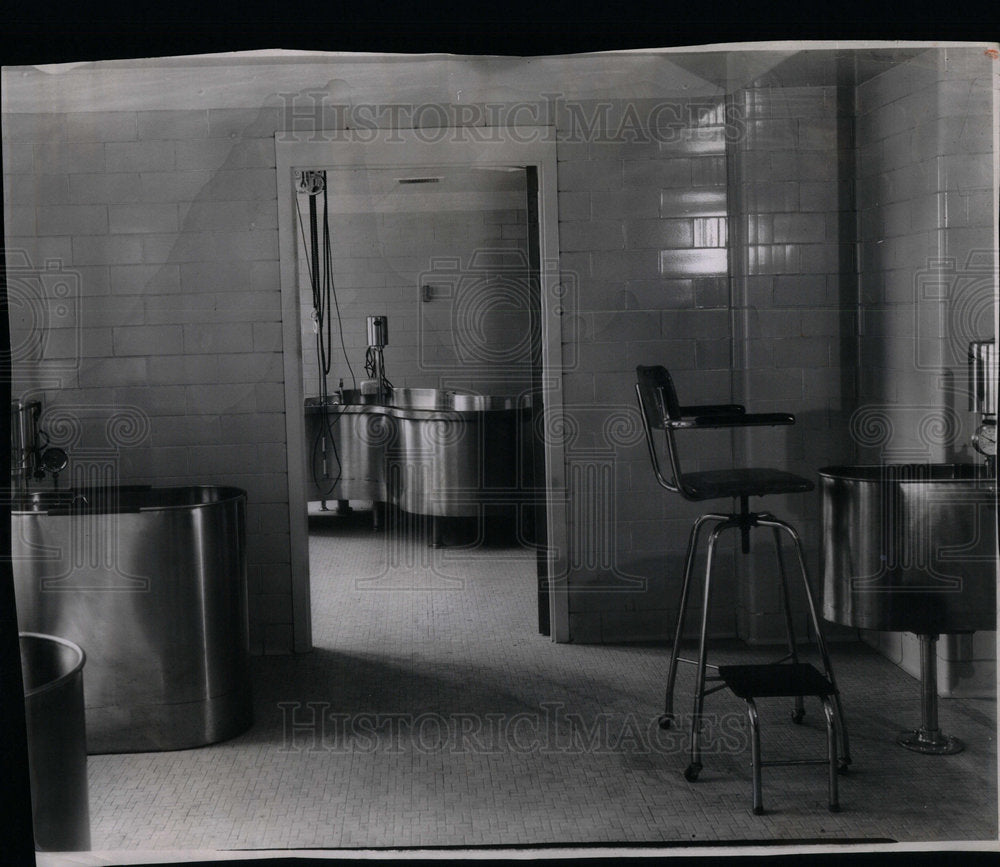 1953 VA Hospital Hydrotherapy Room Chicago - Historic Images