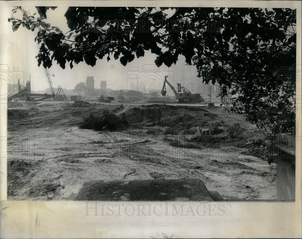 1983 View Area Near Morton Wing Art Tree - Historic Images