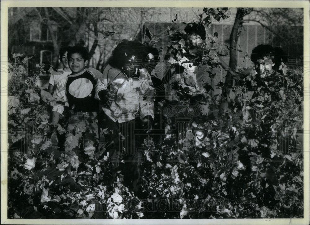 1981 Humboldt Park Kids Playing Leaves - Historic Images