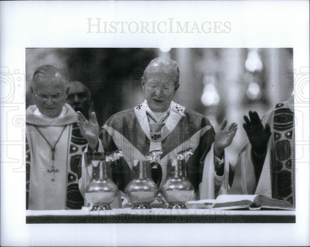 1990 Cathedral Most Sacrament Blessing-Historic Images