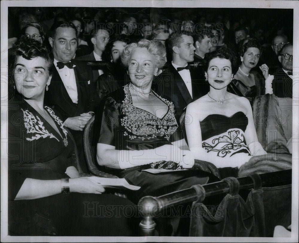 1953 Detroit Socialites Attending Play - Historic Images