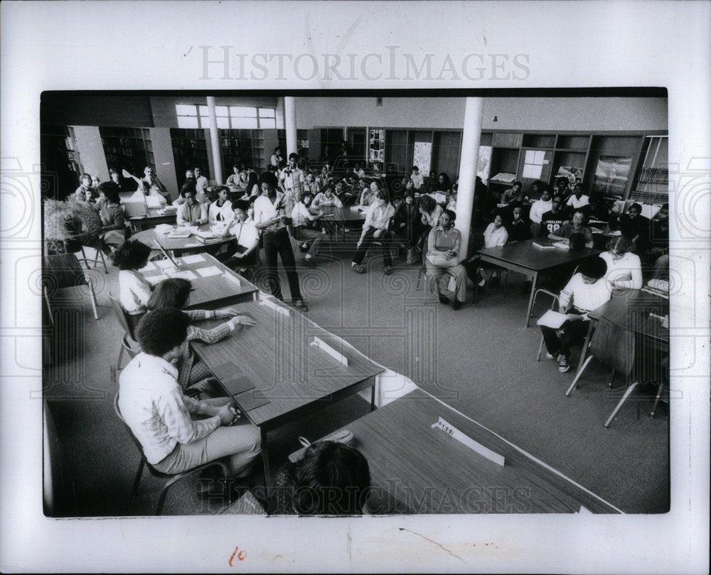 1979 Renaissance High Classroom New School - Historic Images