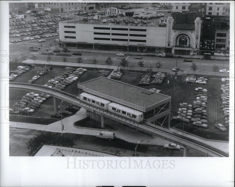 1987 Cadillac and Broadway Station  - Historic Images