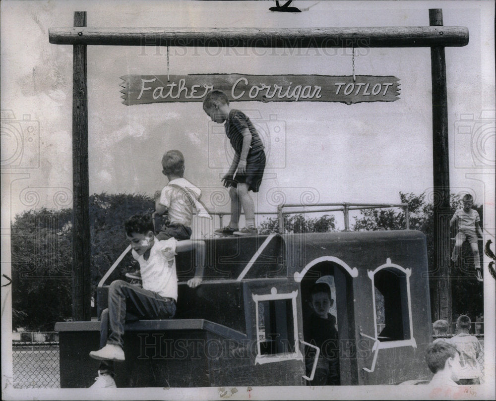 1958 Stagecoach/Children/Play/Detroit Mich. - Historic Images