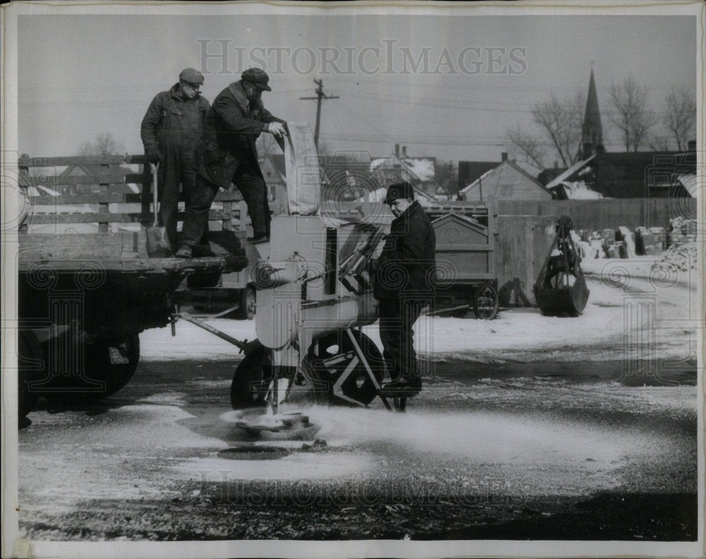 1935 deicing equipment-Historic Images