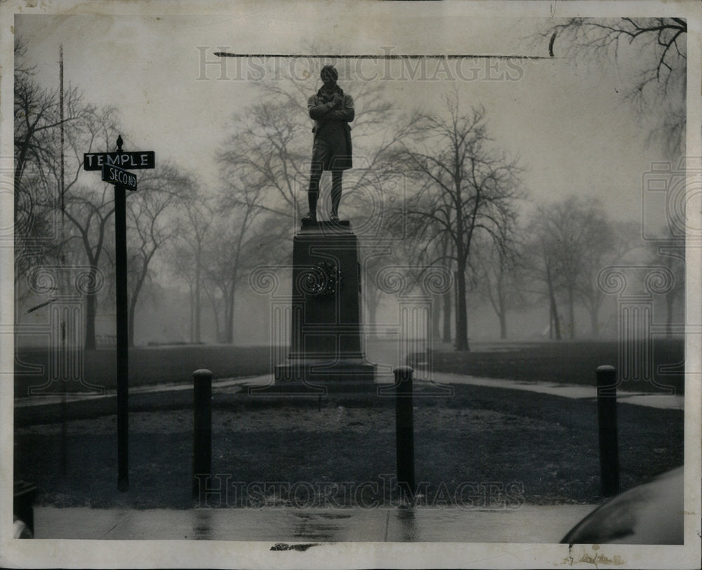 1950 Robert Burns Monument - Historic Images