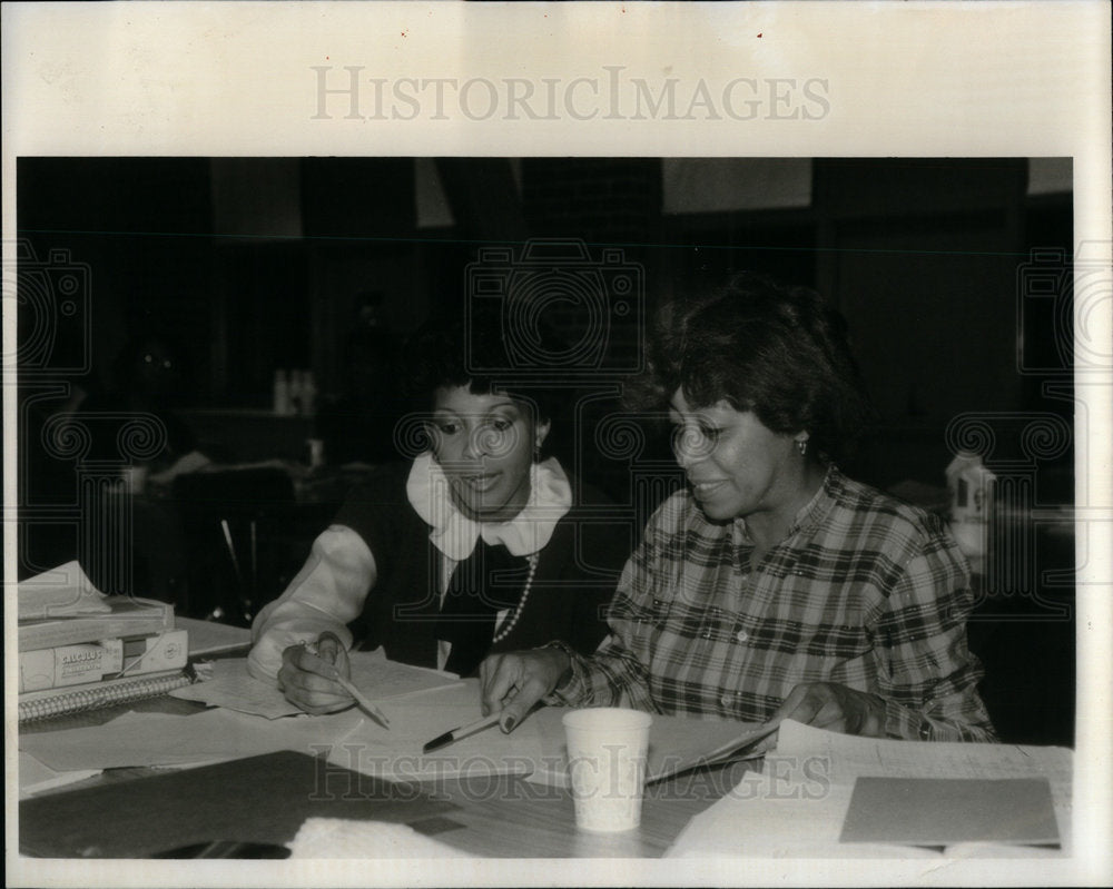 1985 Press Photo Theresa Sheffield Teacher - RRX04031- Historic Images