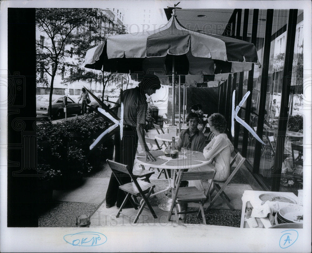 1977 Cafe L&#39;Ete Restaurant Detroit Chicago - Historic Images