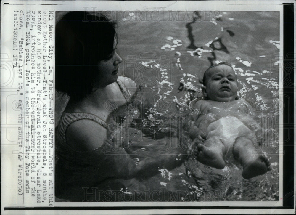 1971 Swimming Children - Historic Images