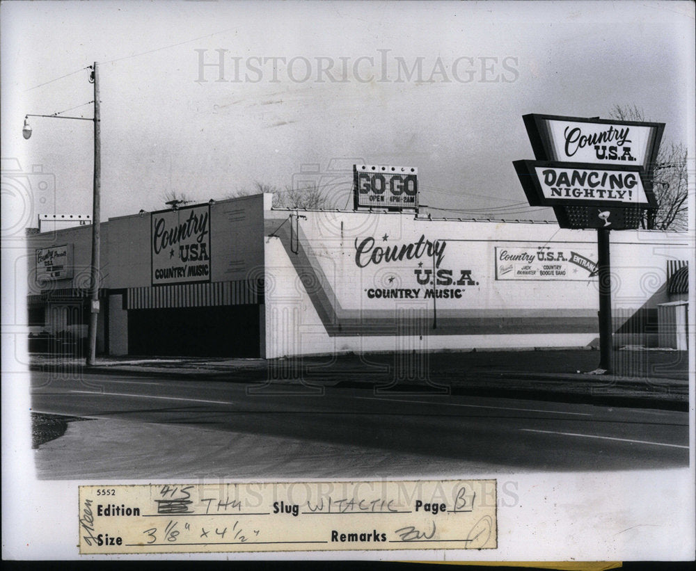 1977 Adult bar country 26355 Michigan Ave - Historic Images