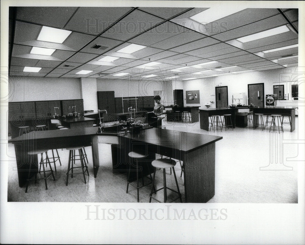 1980 Ethlene Jones Crockett Voc School Mich - Historic Images