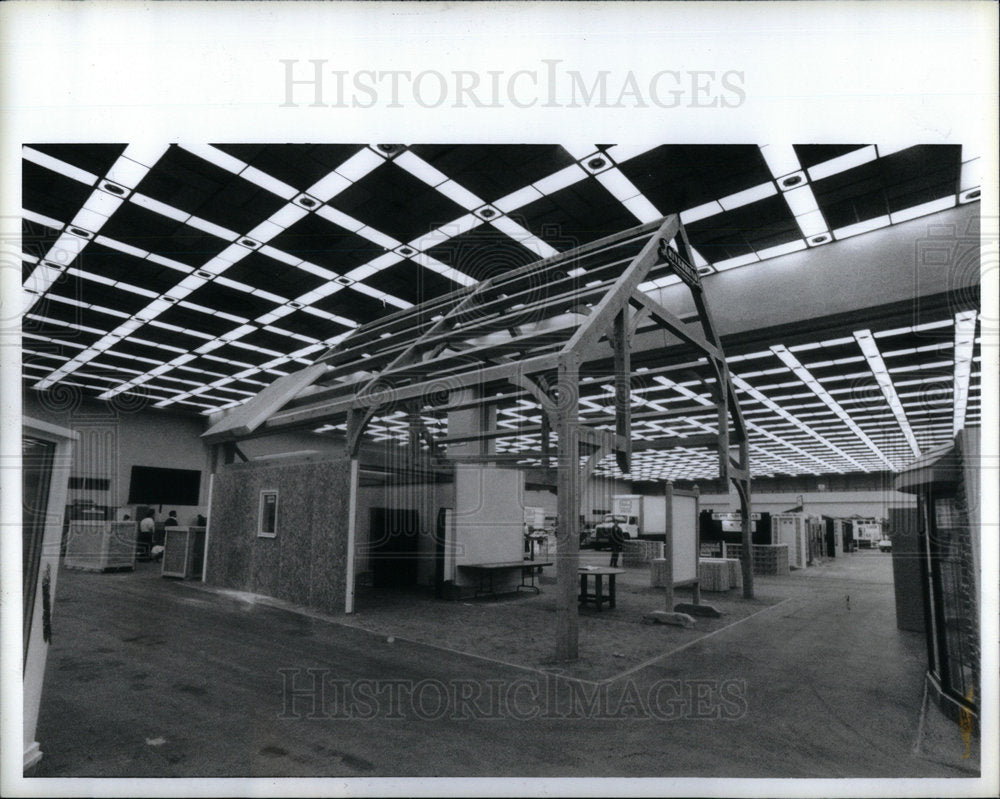 1986 Press Photo Home Builders Flower Show Detroit - Historic Images