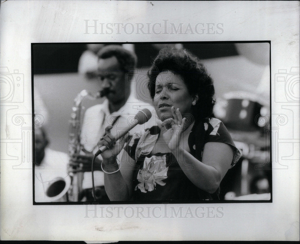 1980 Ursula Walker Opera Singer Chicago - Historic Images