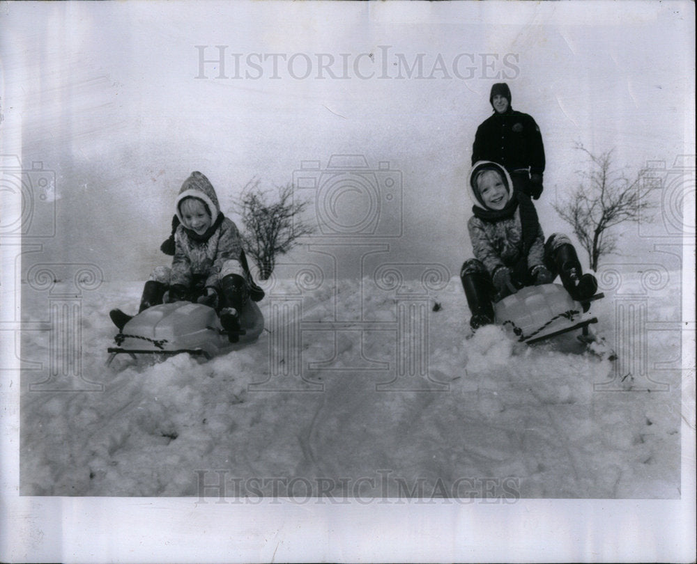 1973 Miller Children Play In The Snow - Historic Images