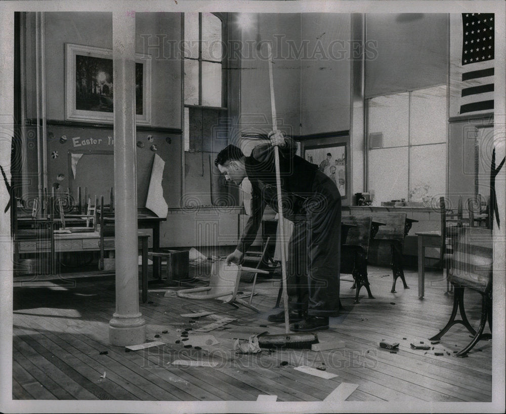 1953 Vandalism Clean Webster School Detroit - Historic Images