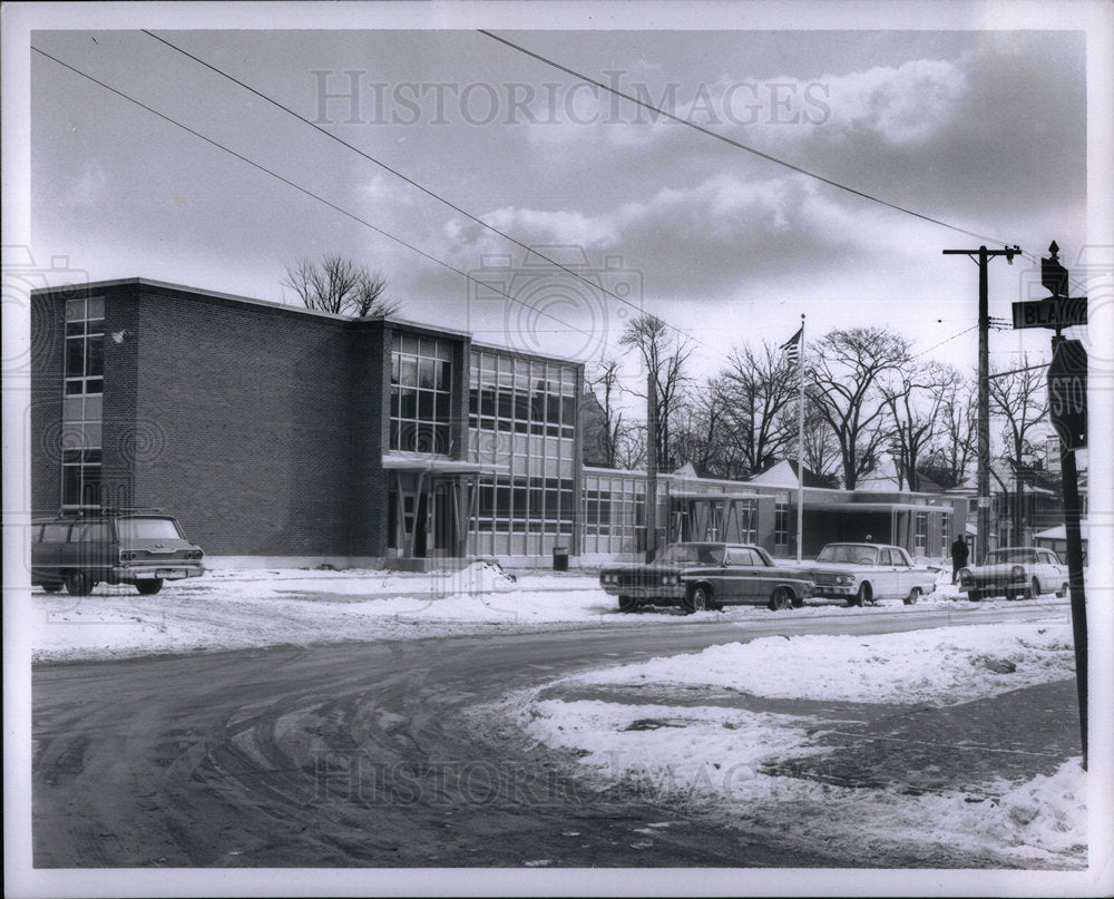 1965 New Sanders Elementary school on Byron - Historic Images