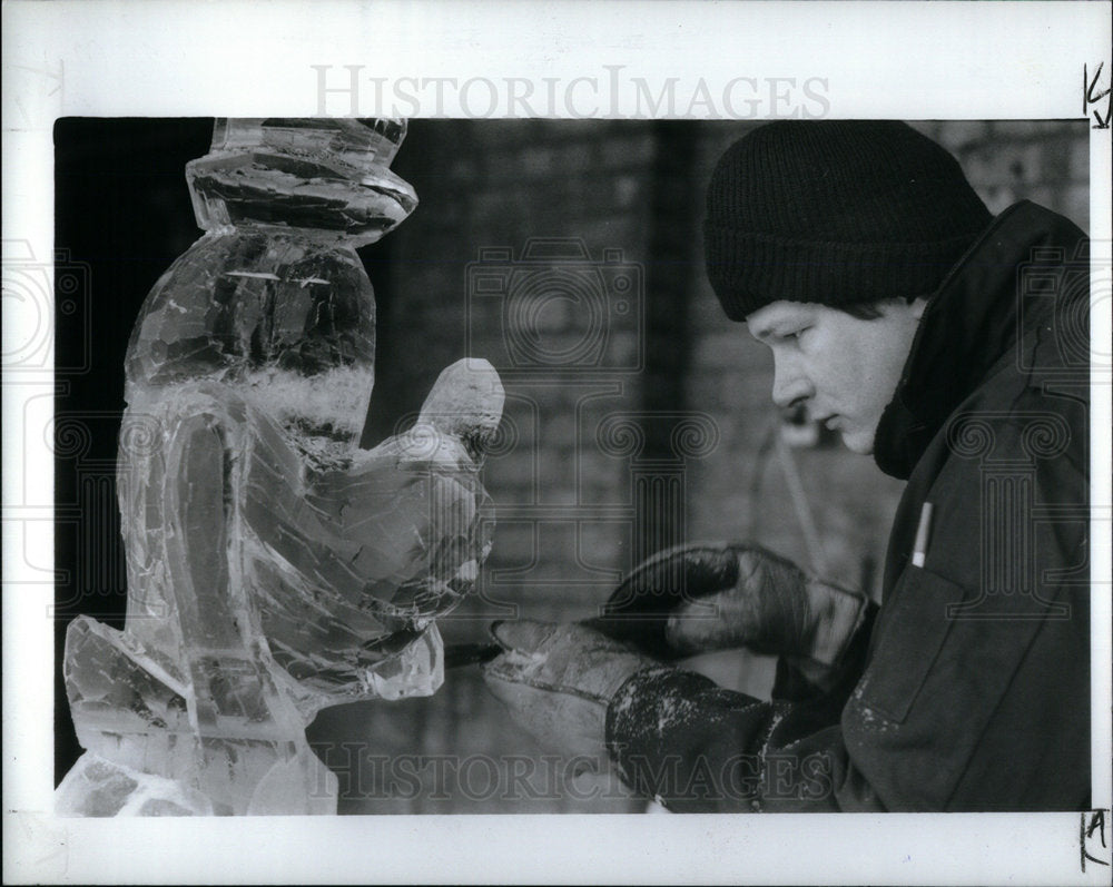 1988 Michigan Plymouth Ice Sculpture - Historic Images