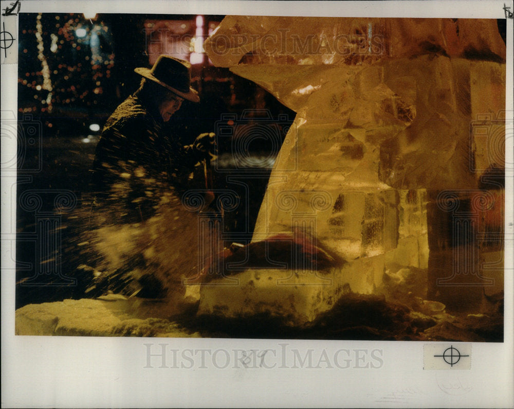 1992 Plymouth Ice Sculpture Show - Historic Images