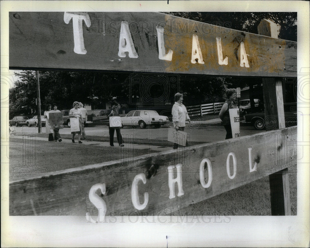 1983 Crete Monee Unit Chicago area school - Historic Images