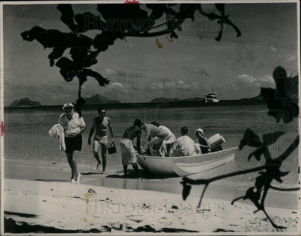 1974 Island Star Dust Ashore South Pacific - Historic Images