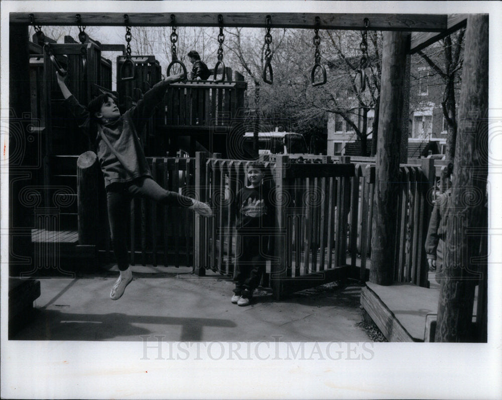 1992 Jonathon Blumenthal Oz Park Camilla - Historic Images