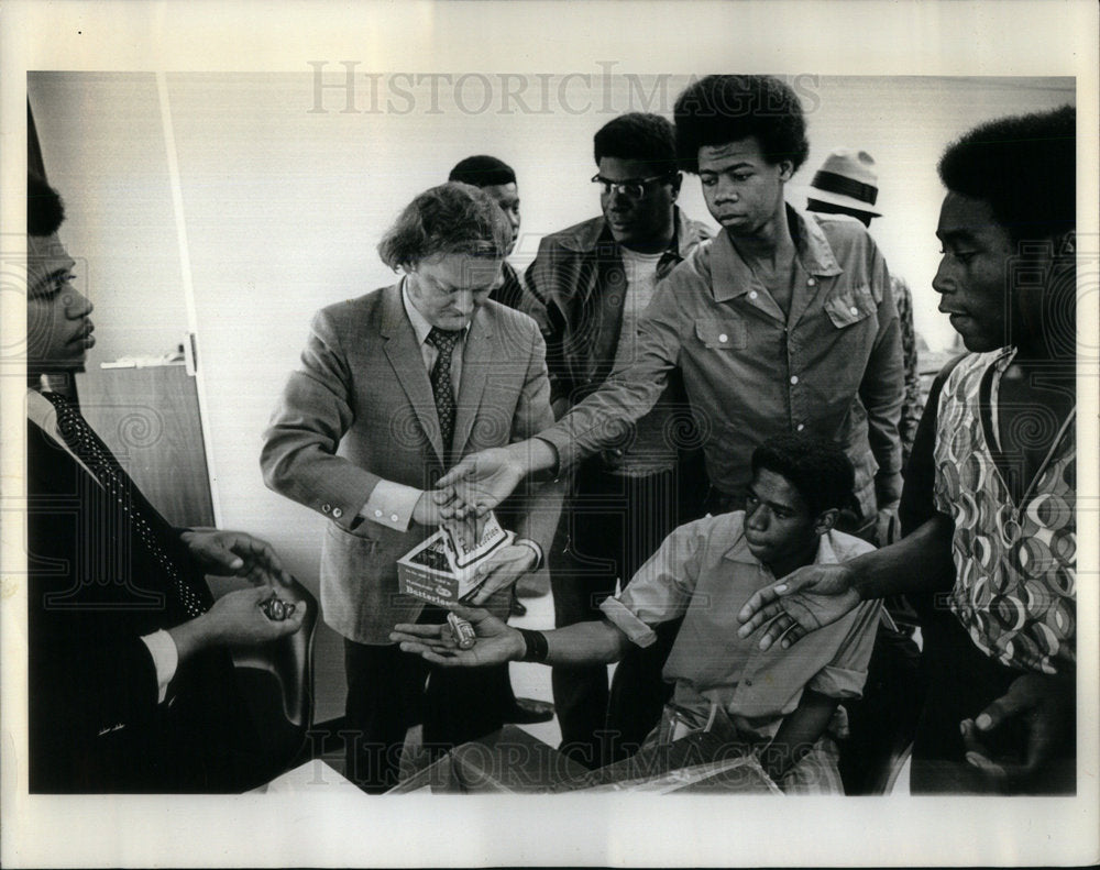 1971 Chicago Outward Bound Enrollees - Historic Images