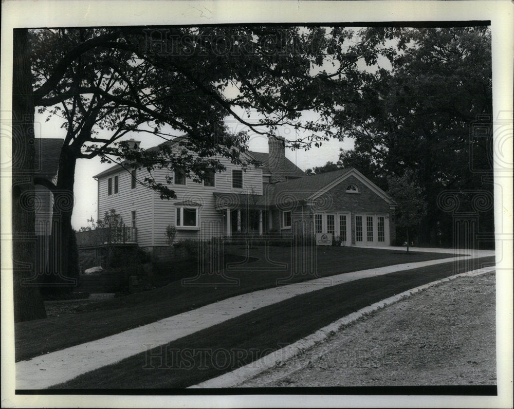 1982 Model Luxury town house River Tree - Historic Images