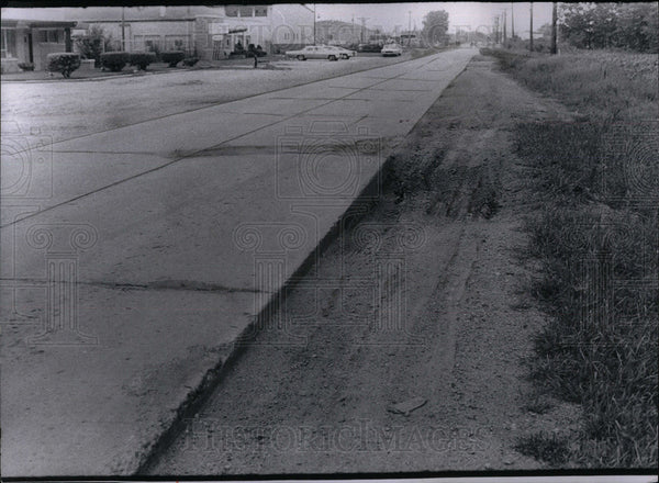 1967 Halsted fastal accident bad road shape - Historic Images