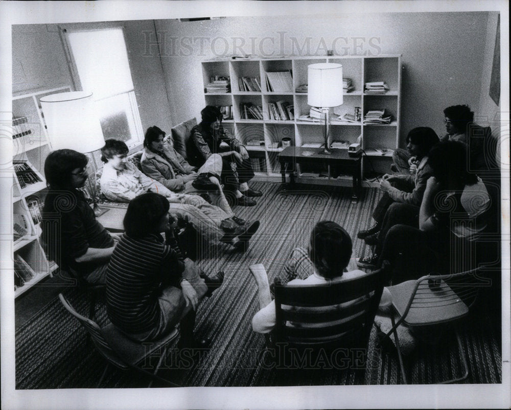 1977 Kotter Riverwood Academy home living - Historic Images