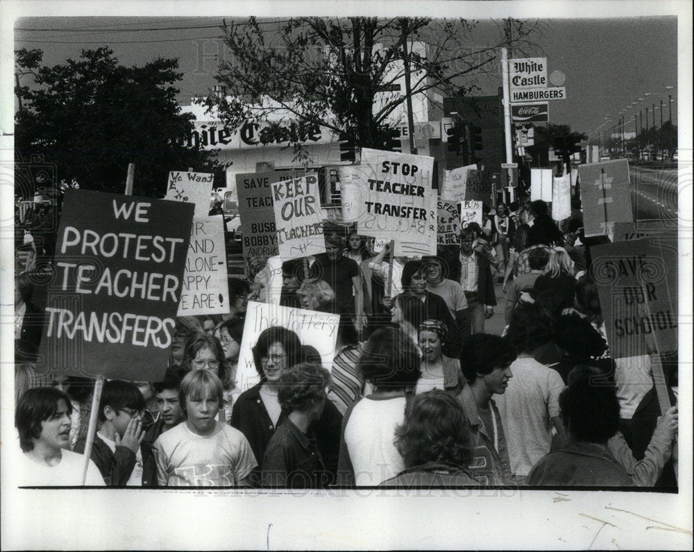 1977 Student Bogon high school Pikcet line - Historic Images