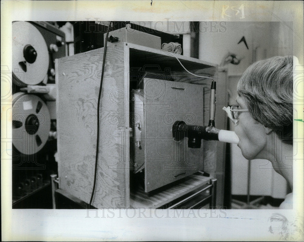 1983 Volunteer New Lung Test Device Waves - Historic Images