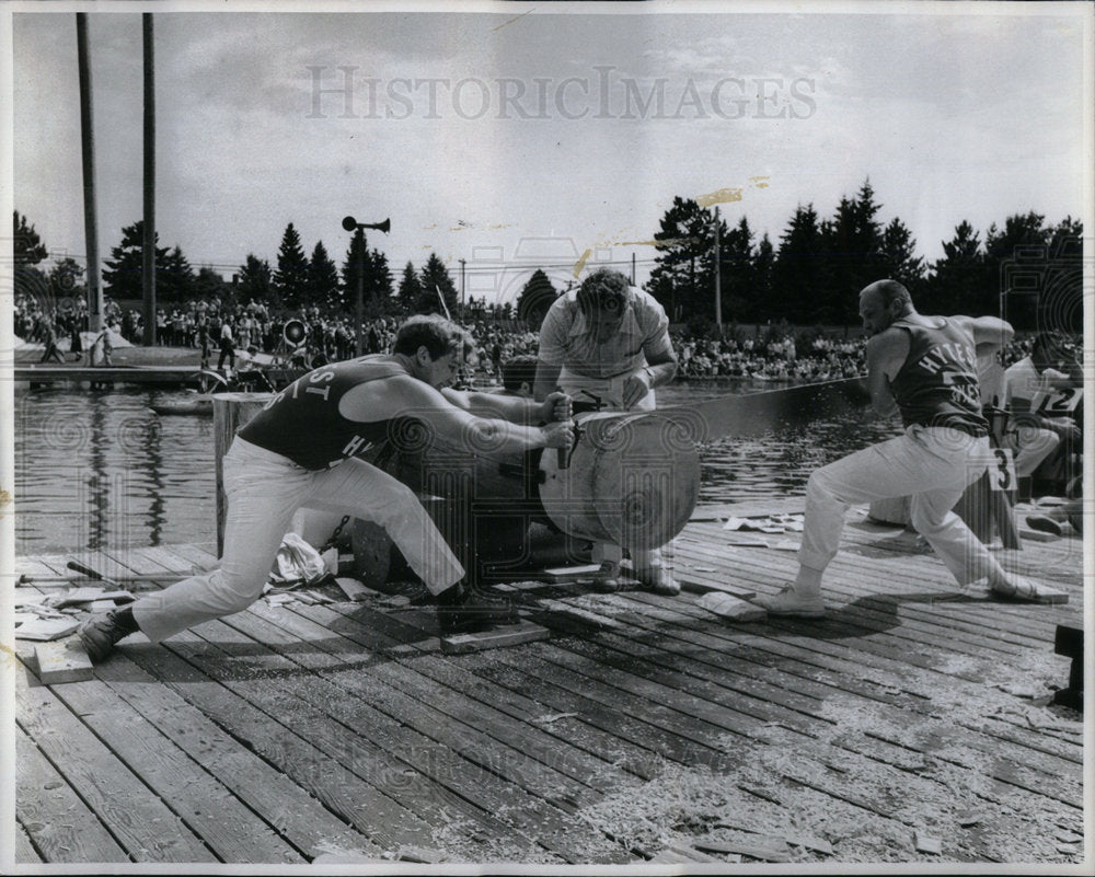 1974 Sawdust flie muscles ripple Ron Seven - Historic Images