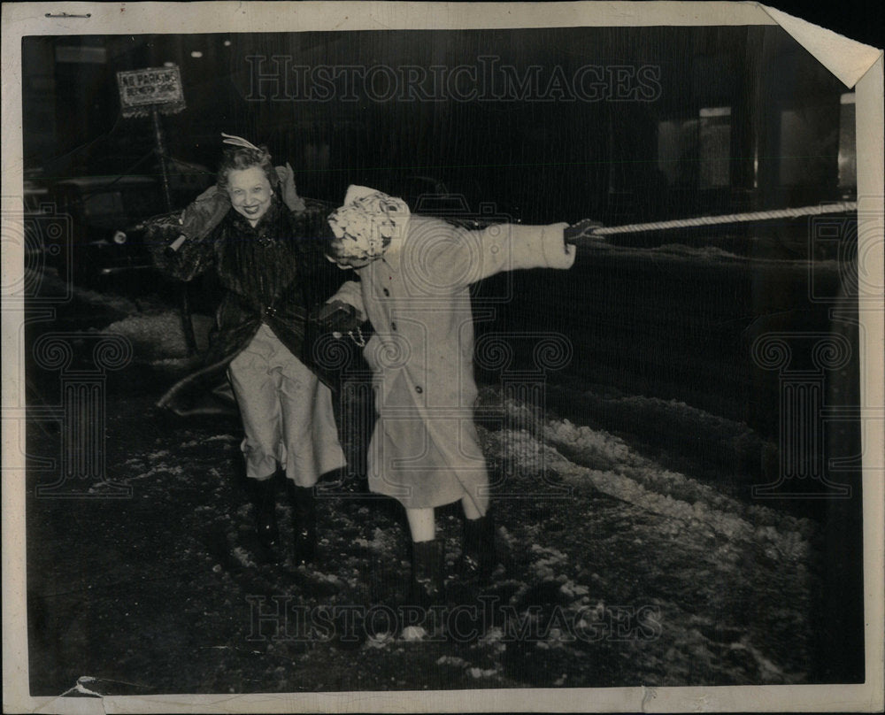 1950 Mary Brown Jennette Ley Icy weather - Historic Images