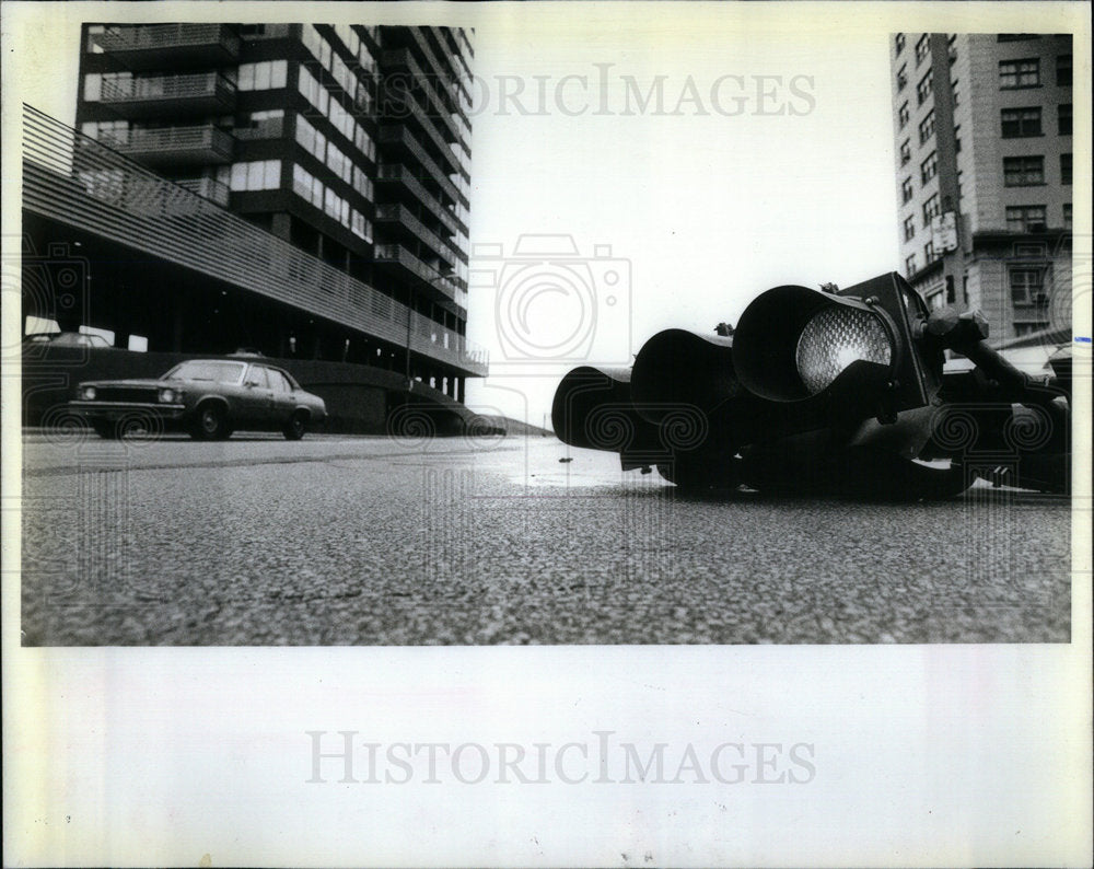 1982 Traffic Light lie Bryn Mawr Lake Shore - Historic Images