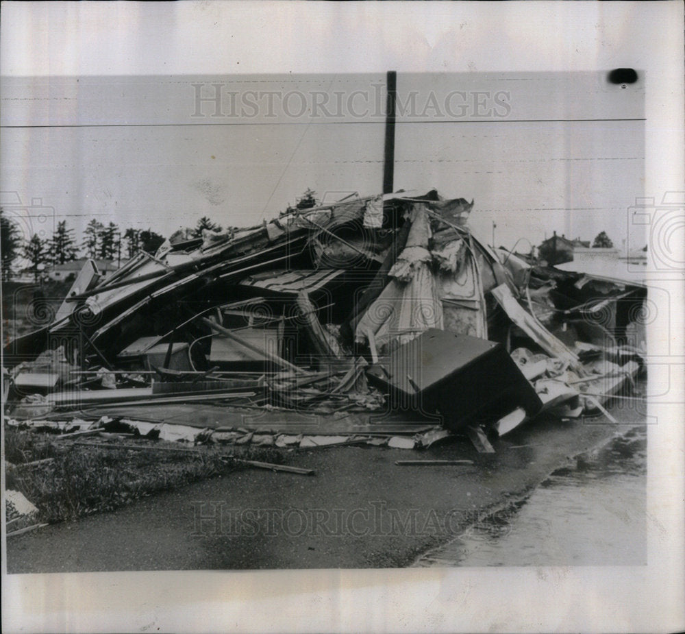 1962 Winds Junk Pile Large Trailer Gold - Historic Images