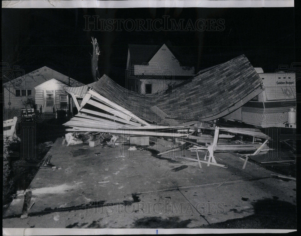 1976 Violent windstorm Zion Tuesday block - Historic Images