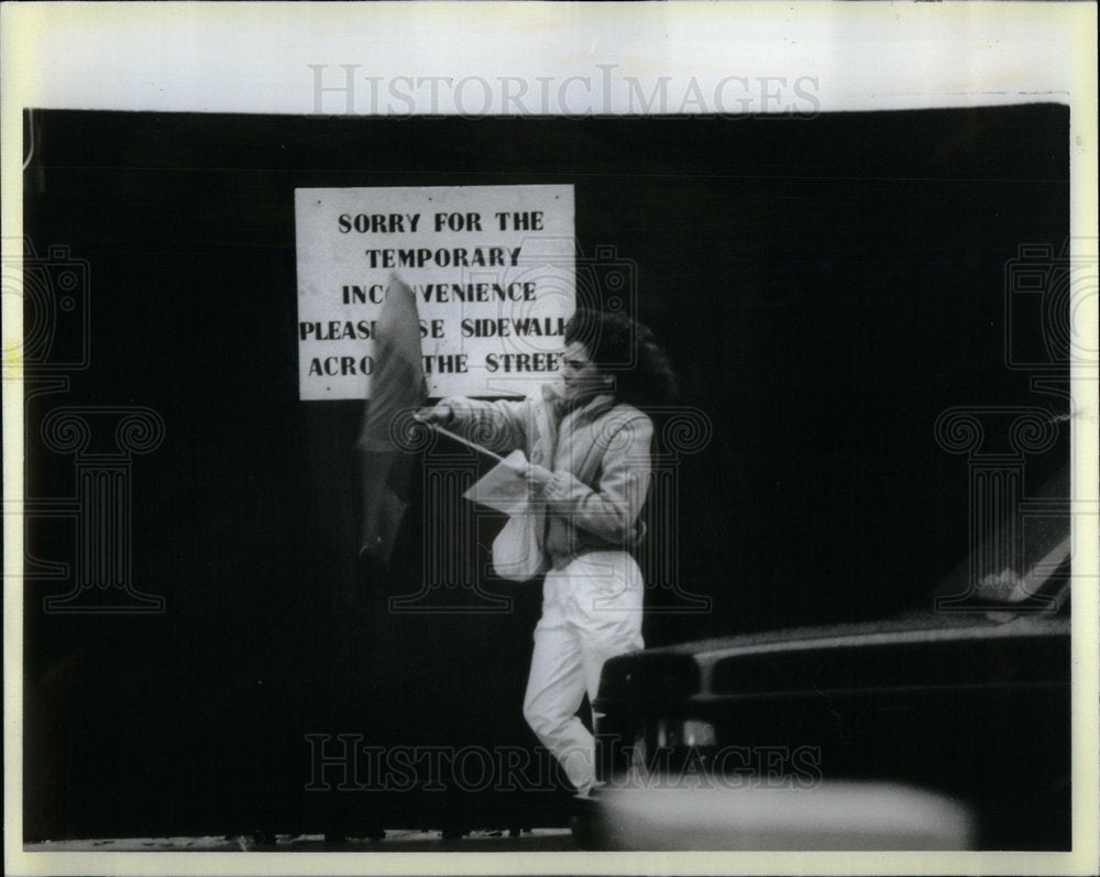 1985 Chicagoan plagued cloudy drizzles rain - Historic Images