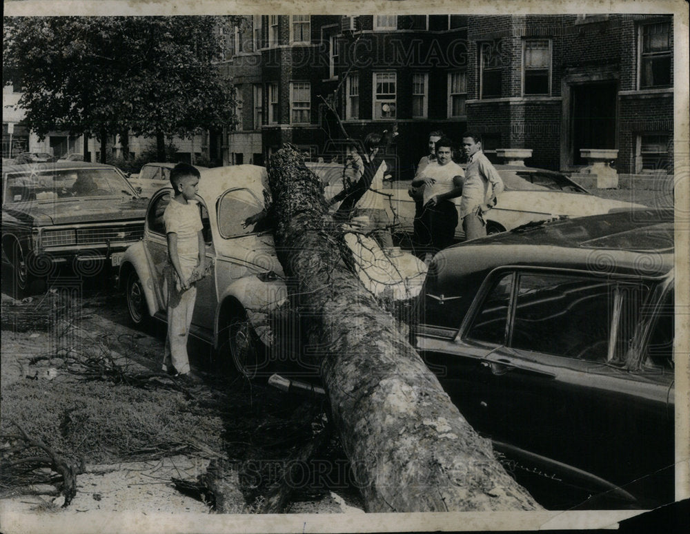 1970 Winders Centenary Neighbors Damage - Historic Images